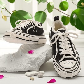 Ladies' Fashionable Platform Shoes Are Comfortable to Wear, Featuring a Fringed Design on The Upper. They Lean Towards a Trendy And Unique Style, Making Them Suitable for Everyday Casual Occasions.